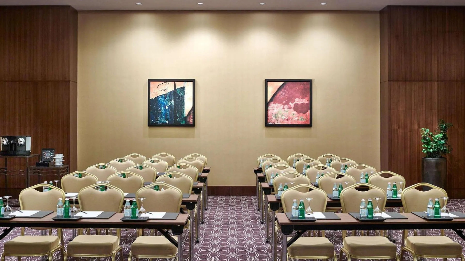 Swissotel Al Ghurair Dubai - Deira & Creek 5*,